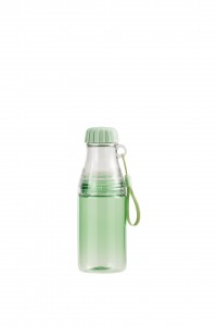 vaso de auga de plástico reciclado
